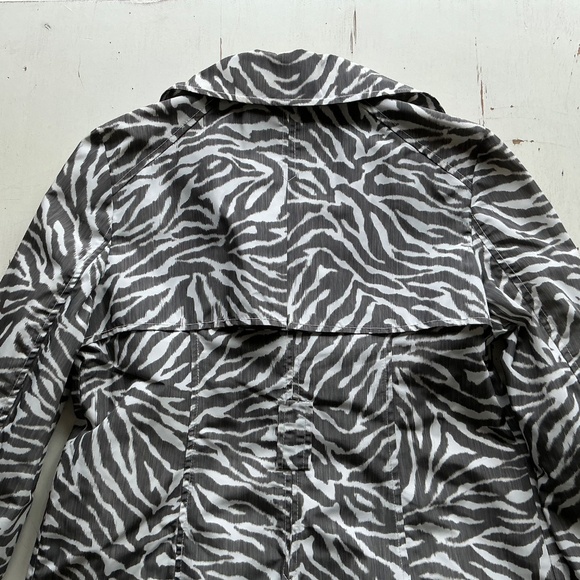 Guess Gray Zebra Print Trench Rain Coat Jacket Large - no belt - Picture 11 of 15